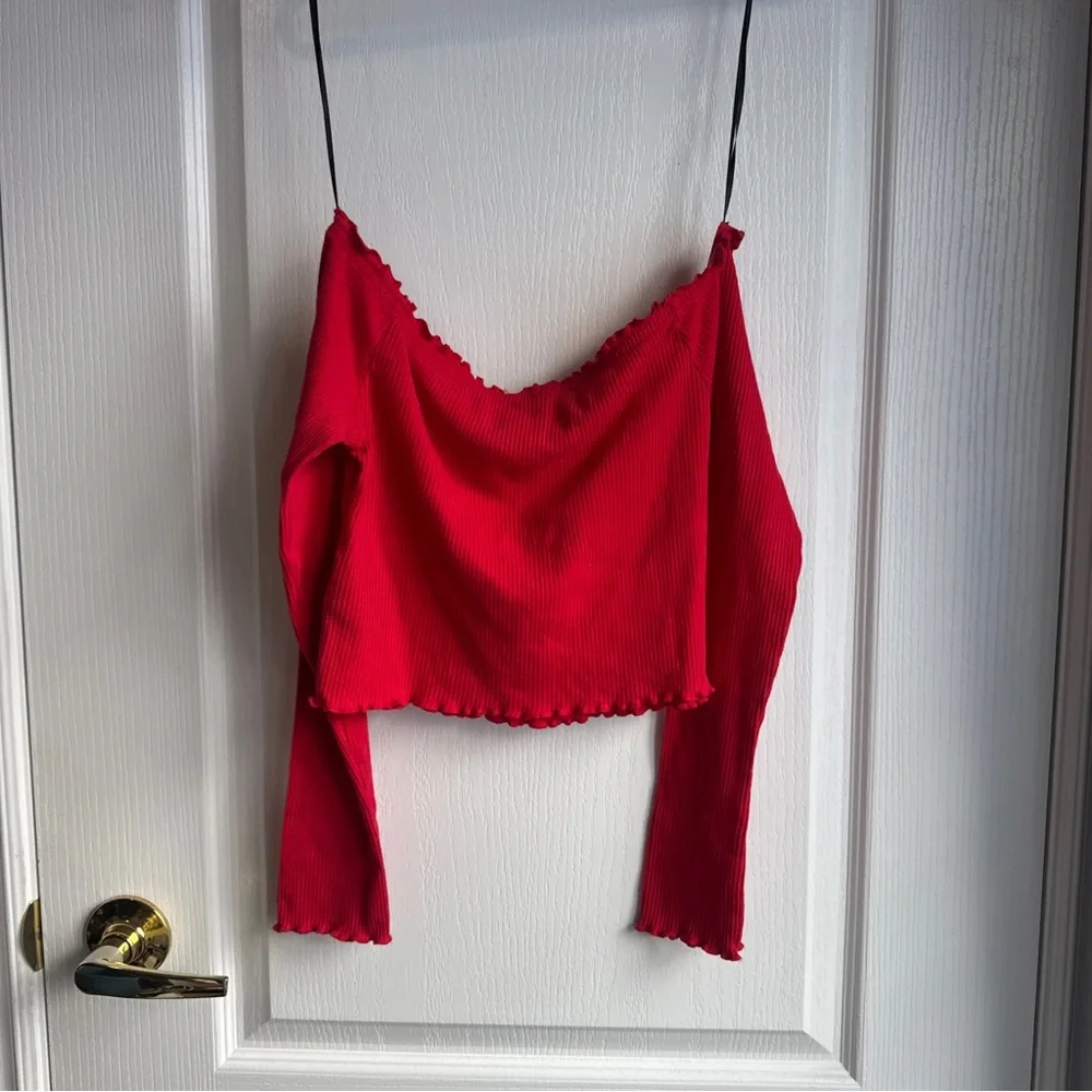 H&M Red Ribbed Off Shoulder Long Sleeve Crop Top - Picture 5 of 5